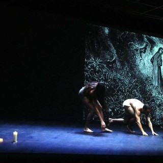 Savona, l'itinerario di Dante nell'aldilà visto con gli occhi di un bambino: successo per lo spettacolo di Massimiliano Finazzer Flory