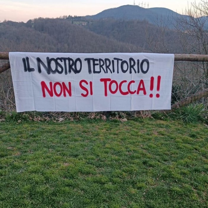 Altare, dalla Regione l'ok alla Via dell'eolico su Bric Surite, Scotti: "Un duro colpo ma non è la fine della battaglia"
