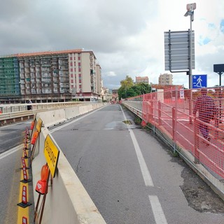 Savona, nuovi disagi per i lavori al ponte Quiliano: sarà chiusa anche la passerella lato mare Savona, nuovi disagi per i lavori al ponte Quiliano: sarà chiusa anche la passerella lato mare