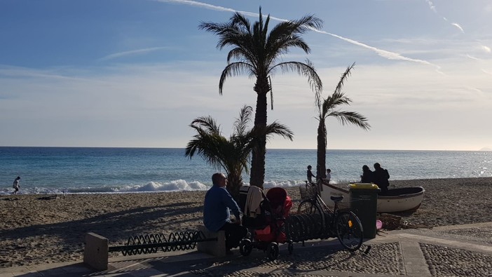 Finale, il cinema ritorna... in spiaggia. Quattro serate di proiezioni nella spiaggia "dei Bianchi"