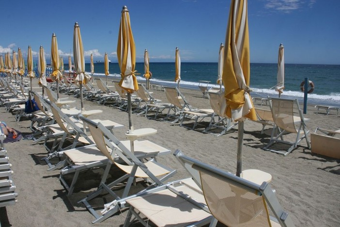 Estate 2021: anno nuovo, regole vecchie. Così le spiagge liguri provano a ripartire Estate 2021: anno nuovo, regole vecchie. Così le spiagge liguri provano a ripartire