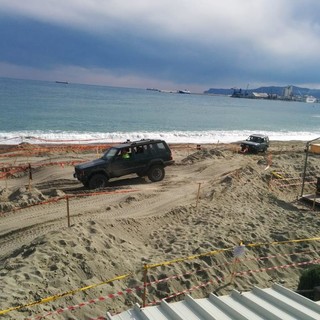 “Shark Meeting”, la spiaggia di Albisola ospita la manifestazione 4X4 (FOTO E VIDEO)