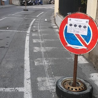 Finale: proseguono i lavori di rifacimento della segnaletica stradale, divieto di sosta in via delle Mura