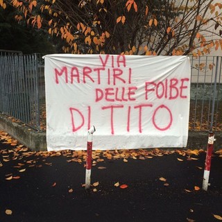 "Via Martiri delle Foibe di Tito": appeso uno striscione a Bragno "Via Martiri delle Foibe di Tito": appeso uno striscione a Bragno