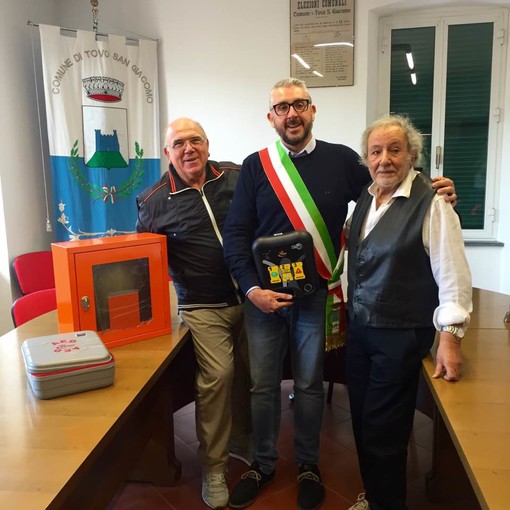 Tovo San Giacomo ha il suo defibrillatore Tovo San Giacomo ha il suo defibrillatore