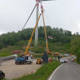 Smontaggio pala eolica, un inconveniente tecnico ferma i lavori: Sp 36 "Bragno–Ferrania" di nuovo chiusa al traffico