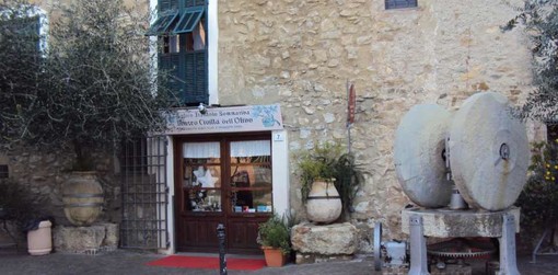 Fior d'Albenga, il 9 aprile una conversazione con esperti per scoprire chi crea un libro