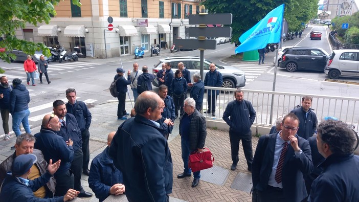 Sciopero di Tpl, i sindacati: "La politica si assuma le sue responsabilità, servono più risorse per il trasporto pubblico" Sciopero di Tpl, i sindacati: "La politica si assuma le sue responsabilità, servono più risorse per il trasporto pubblico"