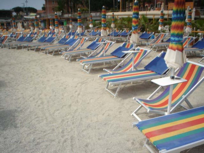 Savona: Federazione della Sinistra "i signori delle spiagge" Savona: Federazione della Sinistra "i signori delle spiagge"