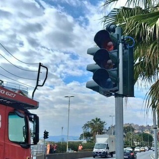 Semaforo a chiamata sull'Aurelia ad Albissola, critica la minoranza: "Manca una reale progettualità e una visione di futuro"