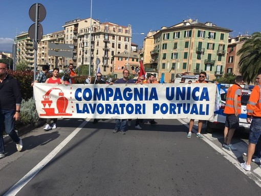 Sciopero dei portuali il prossimo 23 maggio, i sindacati uniti per il contratto collettivo: "Non deve sparire"