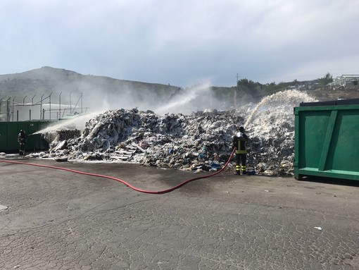 Nuovo incendio alla SARR di Cenesi: aumenta la preoccupazione tra gli abitanti