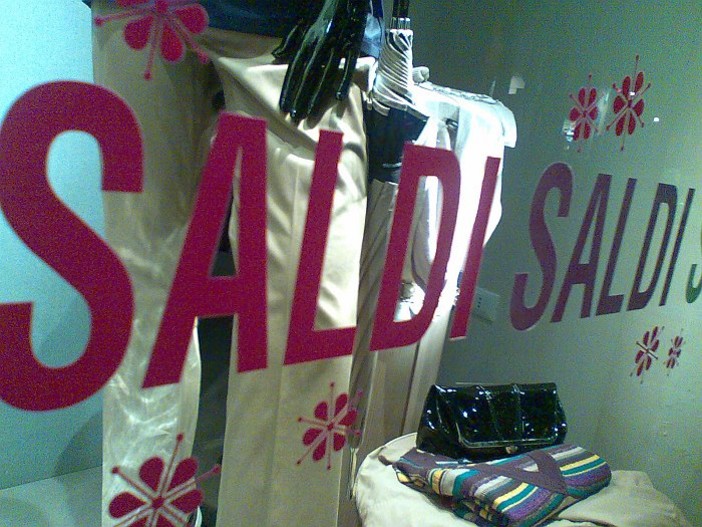 Iniziano i saldi: occasioni imperdibili a prezzi scontati. Ecco le regole Iniziano i saldi: occasioni imperdibili a prezzi scontati. Ecco le regole