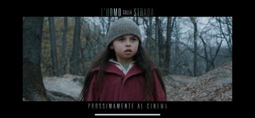 Il cinema affare di famiglia per le sorelle Cesari, dopo Mariandrea anche Annabel fa l'attrice: ha un ruolo nel film "L'uomo sulla strada" Il cinema affare di famiglia per le sorelle Cesari, dopo Mariandrea anche Annabel fa l'attrice: ha un ruolo nel film "L'uomo sulla strada"