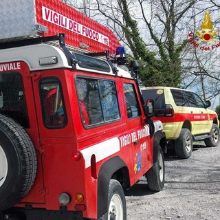 Il figlio precipita da una falesia con un volo di 7 metri, il padre accusa un malore: soccorso complesso a Orco Feglino