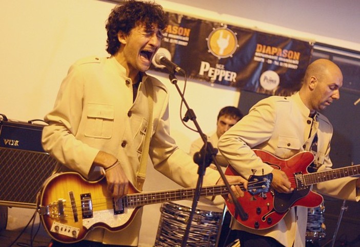 Albenga: tributo ai Beatles, concerto dei Sgt Pepper