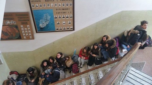Savona, il freddo blocca il liceo Classico: studenti protestano per l'assenza di riscaldamento