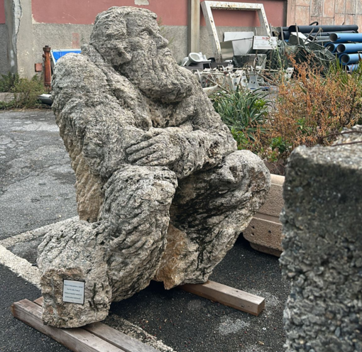 Finale, ancora non riposizionata la statua del poeta Ganduglia. Guzzi: “Due anni nei magazzini comunali, mancanza di rispetto” Finale, ancora non riposizionata la statua del poeta Ganduglia. Guzzi: “Due anni nei magazzini comunali, mancanza di rispetto”