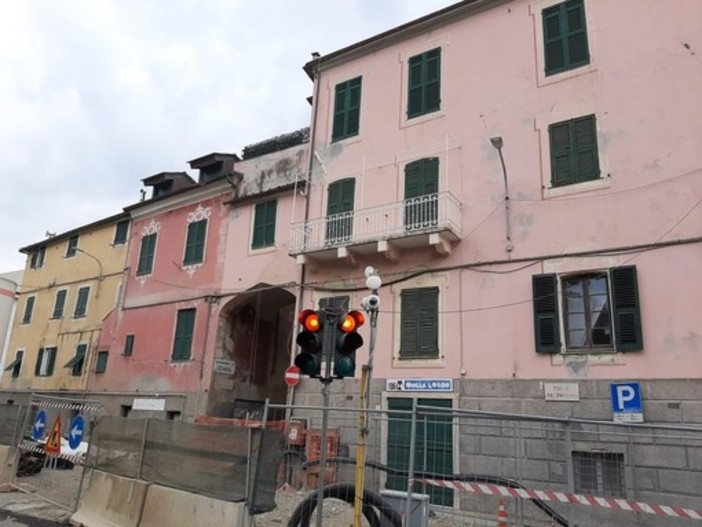 Lavori sul S. Brigida a Celle, i semafori torneranno dopo l'estate. Il sindaco: "Spero ora di avere buone notizie sul consolidamento delle abitazioni"