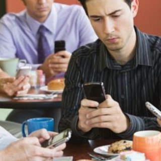I giovani ed il bisogno di essere sempre "on-line" può essere una dipendenza?