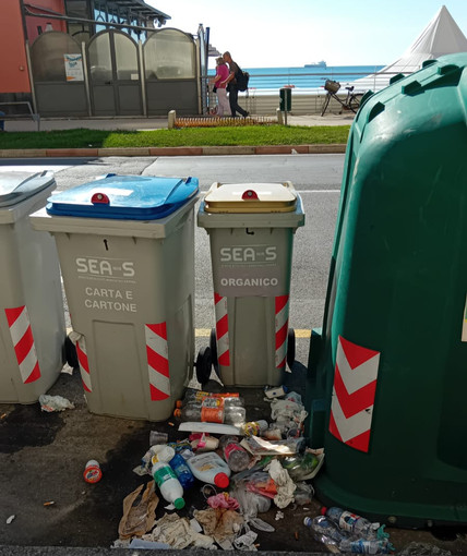 Savona, abbandono indiscriminato di rifiuti e discariche abusive, arrivano le telecamere