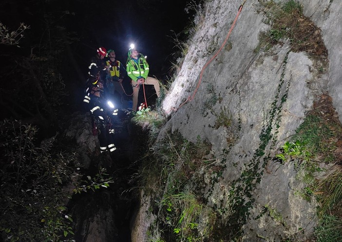 Climber restano bloccati al buio su una parete rocciosa: soccorsi