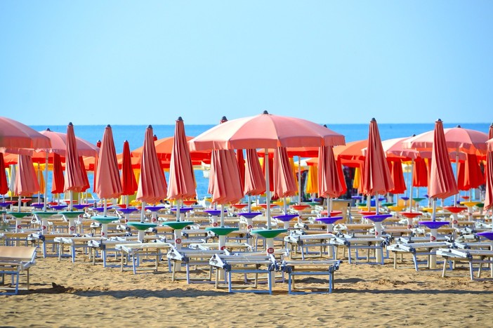 Nel savonese una nuova app per prenotare il posto in spiaggia. Schiappapietra (Balneari): &quot;Aiuterà a diminuire il rischio&quot;