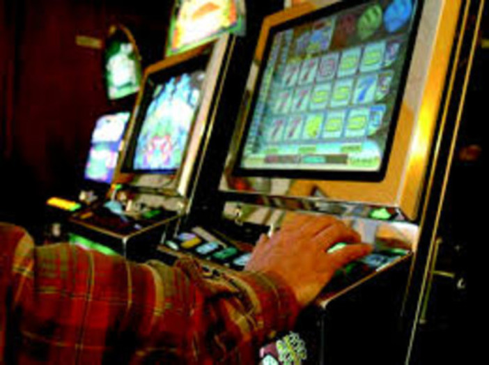Sala slot a Cisano, minoranza "Che il comune adotti subito le misure per dare un segnale contro la ludopatia" Sala slot a Cisano, minoranza "Che il comune adotti subito le misure per dare un segnale contro la ludopatia"