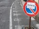 Finale: proseguono i lavori di rifacimento della segnaletica stradale, divieto di sosta in via delle Mura
