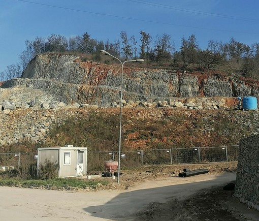 Cairo, sbancamento della collina ex Mazzucca: il Comune si affida a un legale per tutelarsi da possibili scenari futuri Cairo, sbancamento della collina ex Mazzucca: il Comune si affida a un legale per tutelarsi da possibili scenari futuri