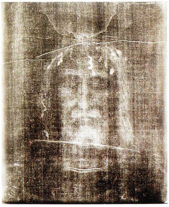 Il vescovo Vittorio Lupi in pellegrinaggio a Torino per l’ostensione della Sacra Sindone il 4 giugno