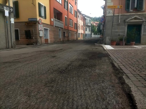 Altare, lavori sulla Sp 12: in arrivo un dosso artificiale per "proteggere" l'attraversamento pedonale di accesso alle scuole Altare, lavori sulla Sp 12: in arrivo un dosso artificiale per "proteggere" l'attraversamento pedonale di accesso alle scuole