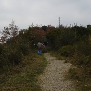 Domenica passeggiata alla riscoperta dell'antica strada Beretta, tra Finalborgo e Bormida