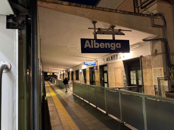 Fermato per un controllo, fugge e si libera di eroina e cocaina: 26enne straniero arrestato ad Albenga Fermato per un controllo, fugge e si libera di eroina e cocaina: 26enne straniero arrestato ad Albenga