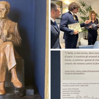 Bruxelles, la statua del Presidente più amato dagli italiani Sandro Pertini in Parlamento Europeo Bruxelles, la statua del Presidente più amato dagli italiani Sandro Pertini in Parlamento Europeo