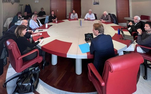 Sicurezza, accessibilità e ripascimenti. Regione e balneari a confronto al via della stagione turistica