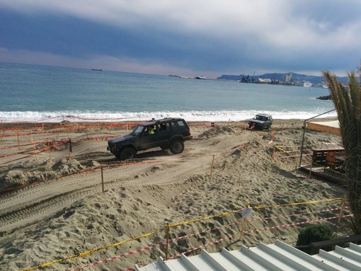 “Shark Meeting”, la spiaggia di Albisola ospita la manifestazione 4X4 (FOTO E VIDEO)