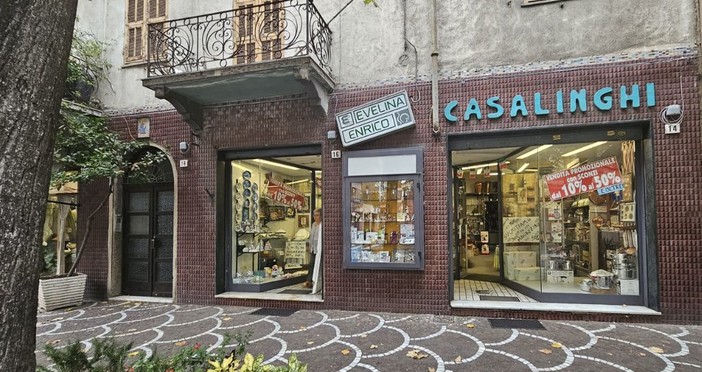 Dopo 55 anni di attività, verso la chiusura lo storico negozio 'Evelina Enrico' ad Albenga Dopo 55 anni di attività, verso la chiusura lo storico negozio 'Evelina Enrico' ad Albenga