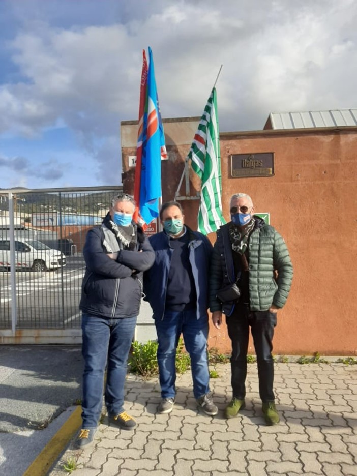 Savona, un presidio di protesta dei sindacati davanti alla sede Italgas di via Bonini: &quot;Chiediamo rispetto e nuove assunzioni&quot;
