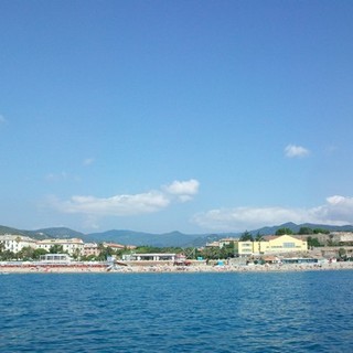 Polizia in azione sulle spiagge di Savona