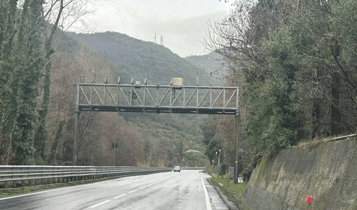 Albisola e Stella, addio al vecchio Pannello a Messaggio Variabile: ha funzionato solo un giorno in oltre 30 anni