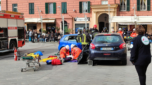Finale, scuola di sicurezza, stradale e non solo, per far conoscere la "macchina dei soccorsi" ai giovani (FOTO)