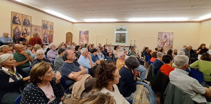 Incontro con l'attivista israeliano a Varazze, il Pd: "Un'amministrazione che non permette la partecipazione tramite locali idonei non è di tutti ma solo di alcuni" Incontro con l'attivista israeliano a Varazze, il Pd: "Un'amministrazione che non permette la partecipazione tramite locali idonei non è di tutti ma solo di alcuni"