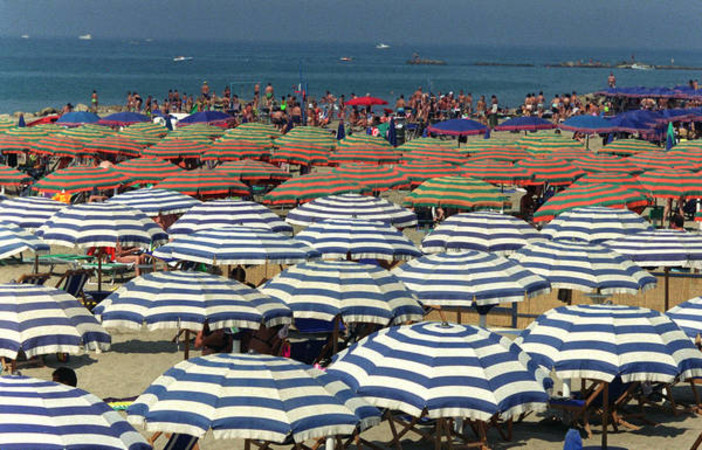 Bandi spiagge: i balneari reagiscono inviando le petizioni alla Commissione Europea