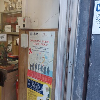 Savona, scassinano la porta di un'autoscuola ma non riescono ad entrare: nuovo tentato raid dei ladri Savona, scassinano la porta di un'autoscuola ma non riescono ad entrare: nuovo tentato raid dei ladri