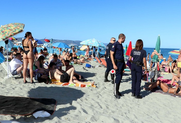 Polizia locale e Bagni Marini in prima fila per la sicurezza a Ceriale nella campagna "Spiagge Sicure"