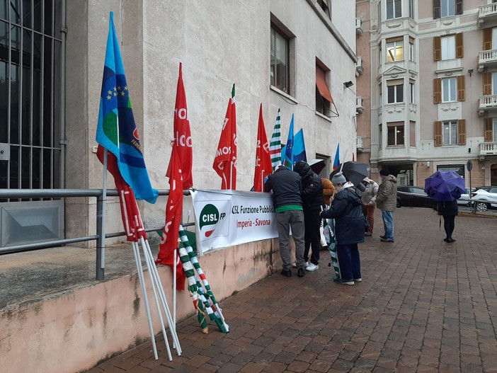 Sciopero del pubblico impiego, i sindacati spengono le polemiche: "Ci sono molti precari, giovani sfruttati, che meritano di essere assunti" (FOTO e VIDEO)