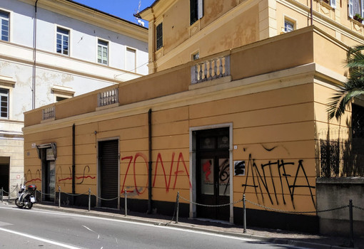 Finale, vandali colpiscono la sede di Fratelli d’Italia. La Lega: "Una sconfitta per la democrazia" Finale, vandali colpiscono la sede di Fratelli d’Italia. La Lega: "Una sconfitta per la democrazia"