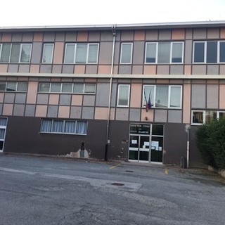 Savona, si gonfia il pavimento della palestra delle scuole Callandrone: intervento da 50mila euro