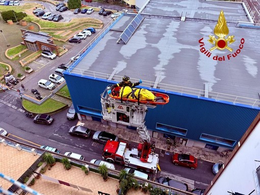 Savona, persona infortunata in un'abitazione di via Trilussa: intervento dei Vigili del Fuoco